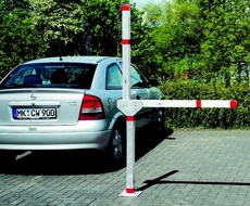 Parkplatz - Doppelarm-Absperrpfosten AS-DA 70x70 mm